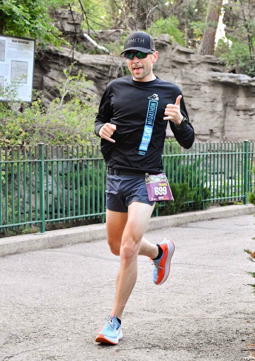 Fun time at the #Colfax #HalfMarathon and broke my half PR by 15:30!!
(1:38:30)