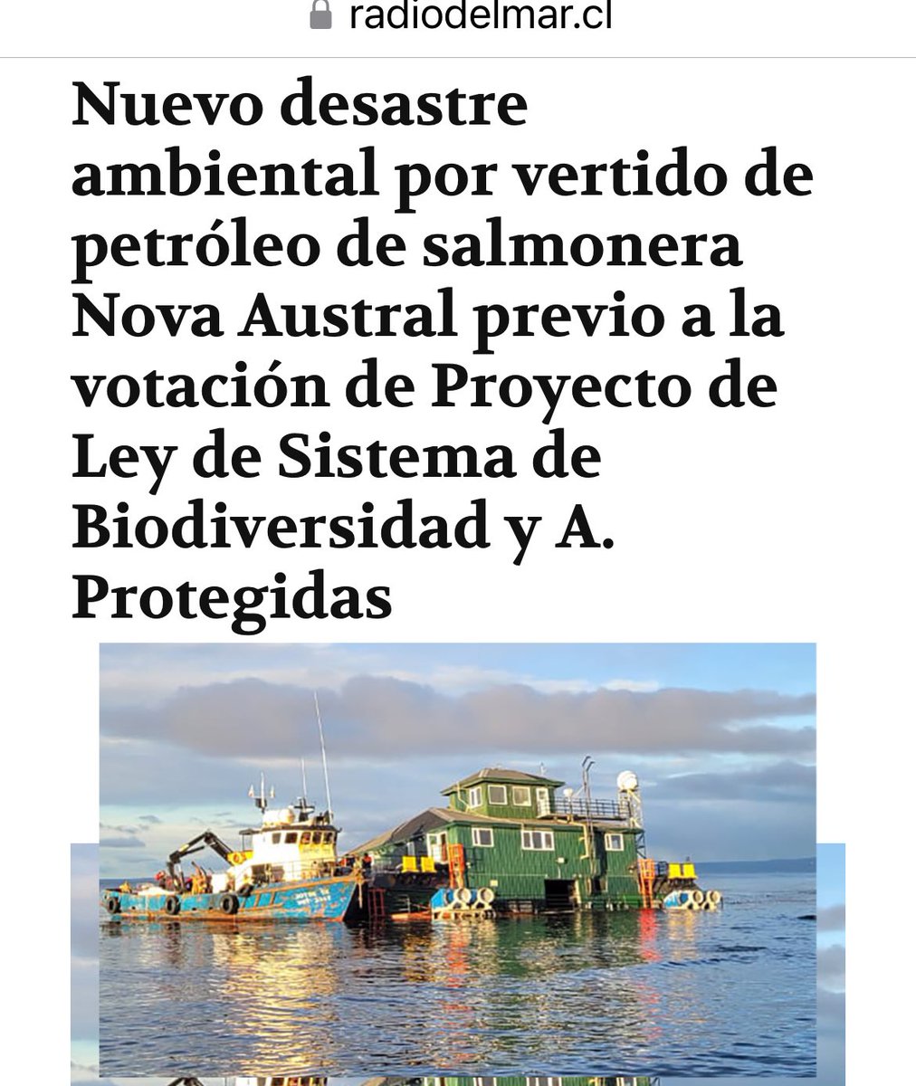 SinSalmoneras's tweet photo. https://t.co/PYQ0GJLoYn 
Nuevo desastre ambiental salmonero: derrame de petróleo en #magallanes .
•Centro Ecocéanos indicó que “este nuevo desastre ambiental se suma al extenso prontuario ambiental, sanitario, tributario y laboral de Nova Austral en las áreas protegidas de la Patagonia chilena”.
•Leticia Caro, vocera de las Comunidad Kawesqar Grupo Familiares Defensores del Mar, llamó a los políticos y a la cuidadanía ha estar atentos a la votación del articulo 158 de la ley SBAP en el parlamento, para que finalmente esta industria abandone el Kawésqar Waes, y deje de representar una amenaza para la actual Reserva Kawesqar”.
@JaviMoralesDipu @sernapesca @julio_salas @LeticiaCaro6 @ECOCEANOS @JorgeFlies