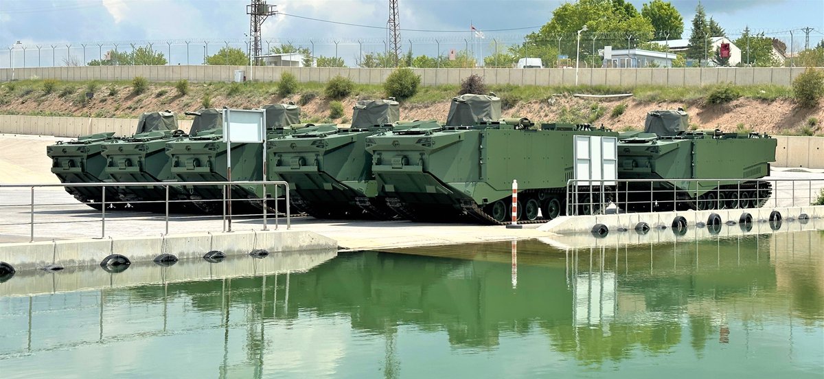 Avionotics's tweet image. 9 adet ZAHA, 🇹🇷 Türk Deniz Kuvvetleri'ne teslim edildi.

🟦 TCG ANADOLU'dan denize inip adalara çıkarma yapabilecek.
🟦Toplam 27 adetlik sipariş bu yıl içinde teslim edilecek.