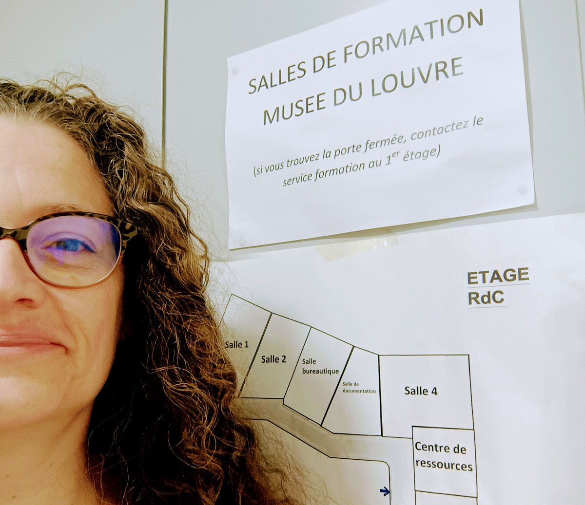LudmillaScience's tweet photo. C'est reparti pour les formations que je donne chaque année depuis 2021 au @MuseeLouvre 🖼️ Pas de sciences ici, mais de la médiation culturelle : comment concevoir et animer des visites guidées originales et interactives? 😊😉 https://t.co/8AiFSIBudG