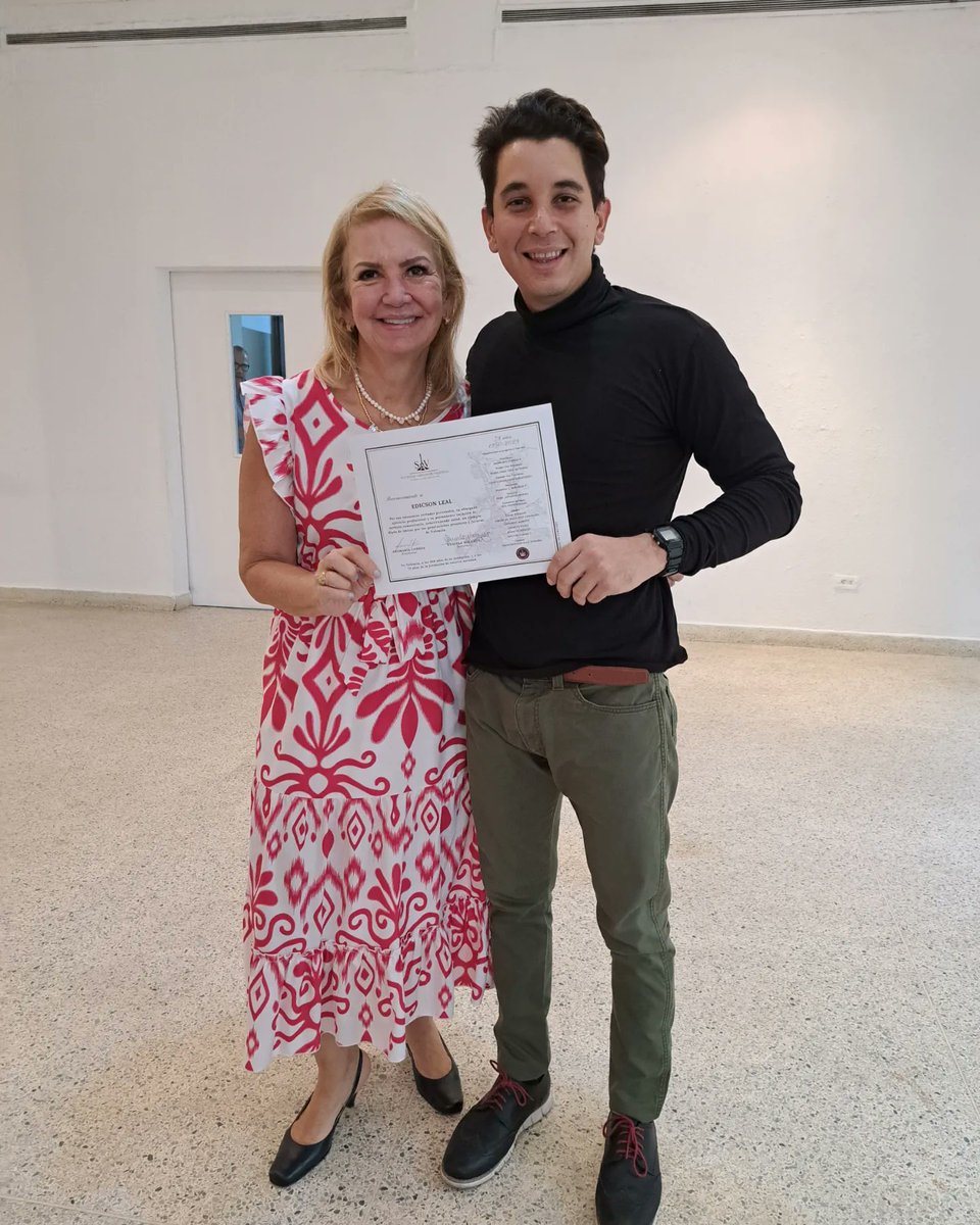 La Sociedad amigos de Valencia me dio un reconocimiento por mi trabajo y participación ciudadana en mi ciudad, me siento muy orgulloso y con un compromiso aun más grande.