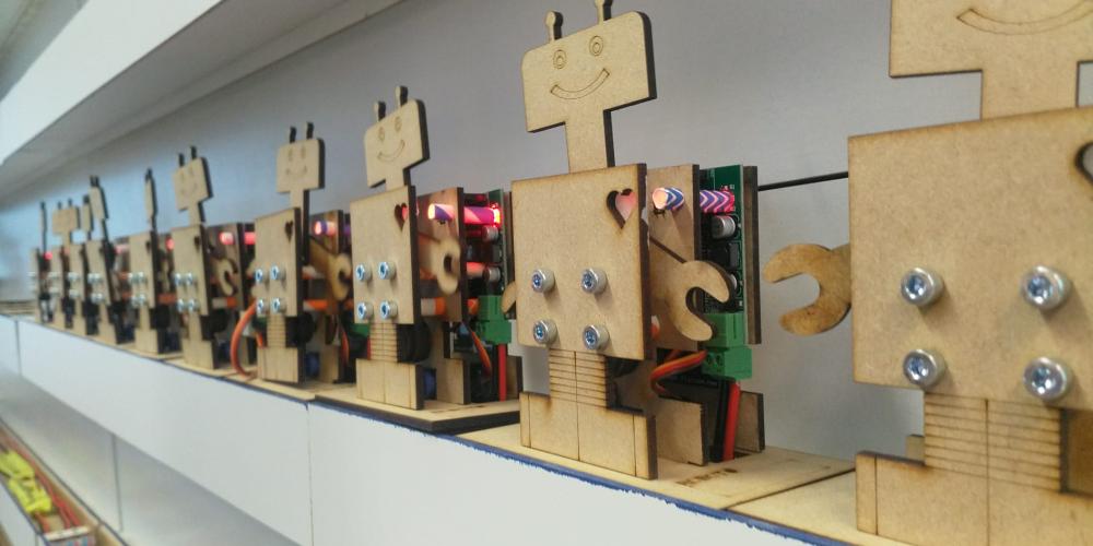 BruBotics VUB (@brubotics) on Twitter photo Deze zondag op <a href="/nerdlandbe/">Nerdland</a> festival breken we het wereldrecord robots bouwen 🤖🤖🤖🤖🤖
Daarvoor gaan we jouw hulp nodig hebben! Kom dus zeker een handje helpen!
Lees er meer over: vub.be/nl/nieuws/vub-… Deze zondag op <a href="/nerdlandbe/">Nerdland</a> festival breken we het wereldrecord robots bouwen 🤖🤖🤖🤖🤖
Daarvoor gaan we jouw hulp nodig hebben! Kom dus zeker een handje helpen!
Lees er meer over: vub.be/nl/nieuws/vub-…