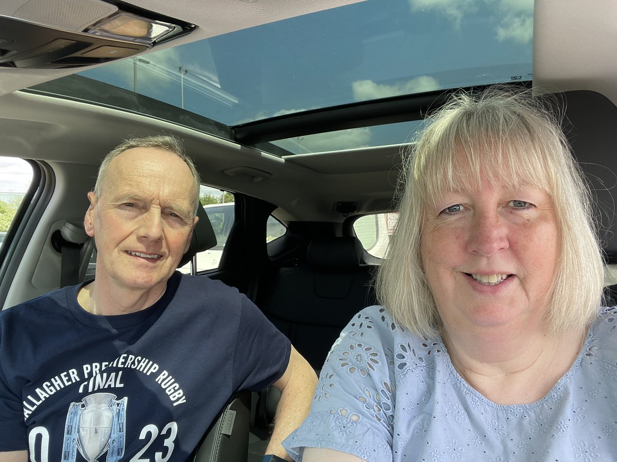 kerrycarrie's tweet photo. @SaleSharksRugby On our way down to Twickenham from the Peak District. Having been stuck in gridlocked Chesterfield for an hour we are glad to be finally #SettingSale down the M1. ๐ฆ๐ฆ๐ฆ https://t.co/5OMdI4EHHD