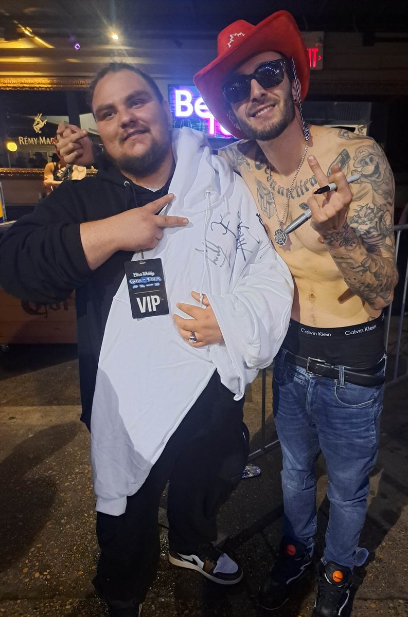 LaneNorris587's tweet photo. @ChrisWebby webby live in edmonton https://t.co/eVdGH94tGJ