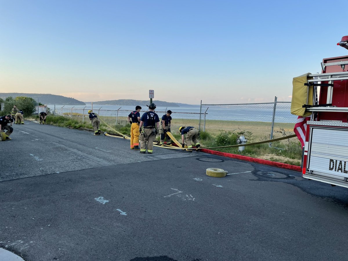 RustonWAPolice's tweet photo. Some of our officers got to help our friends at the Ruston Fire Department with their training yesterday! https://t.co/faVt3TGRHm