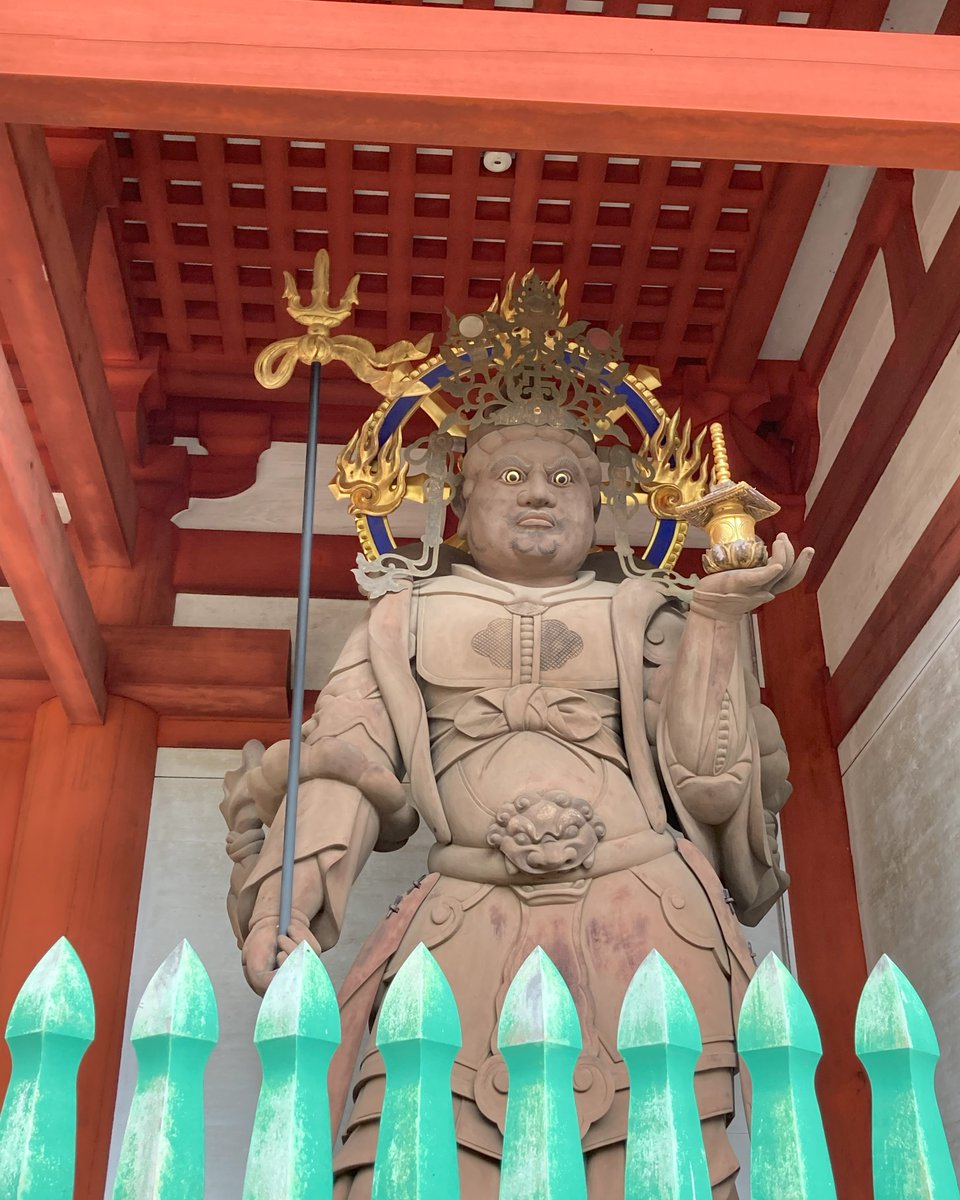 jhistories555's tweet photo. Koyasan's Chumon gate houses four guardian statues: Jikokuten, Tamonten, Komokuten, and Zochoten. Komokuten bears a cicada, symbolizing the ability to perceive matters from a wide-ranging perspective, while a dragonfly adorns Zochoten, embodying the strength to forge ahead. https://t.co/6o7yUKYzfY