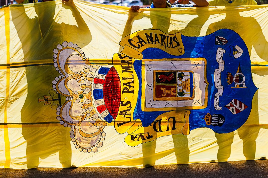 SietePalmasCC's tweet photo. #7PalmasconlaUD 💛💙¡Todos con la @UDLP_Oficial!💙💛 Nuestro equipo juega en casa un partido crucial para el ascenso a Primera División. ¡Vaaaamos UD! 💪🏼👏🏻👏🏻En el #CCo7Palmas esperamos con mucha ilusión a la gran MAREA AMARILLA. 🫶🏼 ¡Comparte tus fotos!📸
#LasPalmasdeGranCanaria https://t.co/vljiZxB85B