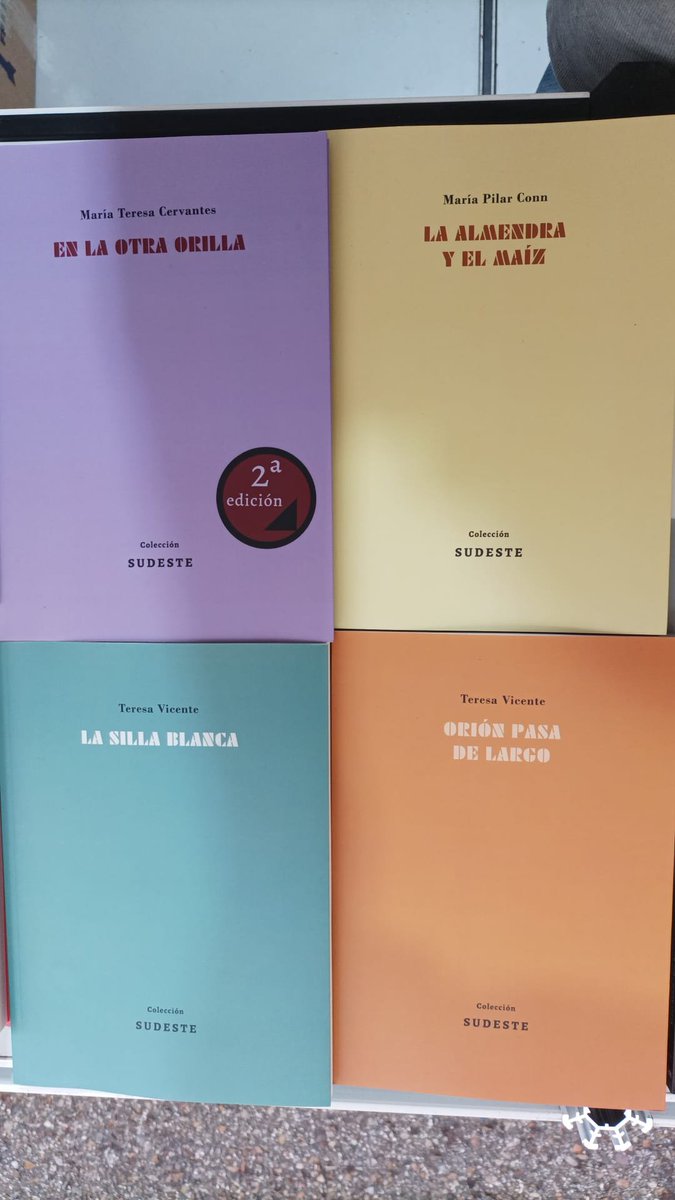 Firmas de hoy (26 de mayo, de 17:00 a 21:00 h):

"La almendra y el maíz", de María Pilar Conn.
"La silla blanca" y "Orión pasa de largo", de Teresa Vicente.

Bloque 21 C, caseta 6 (Gremio de Editores de la Región de Murcia).

#FLMadrid23