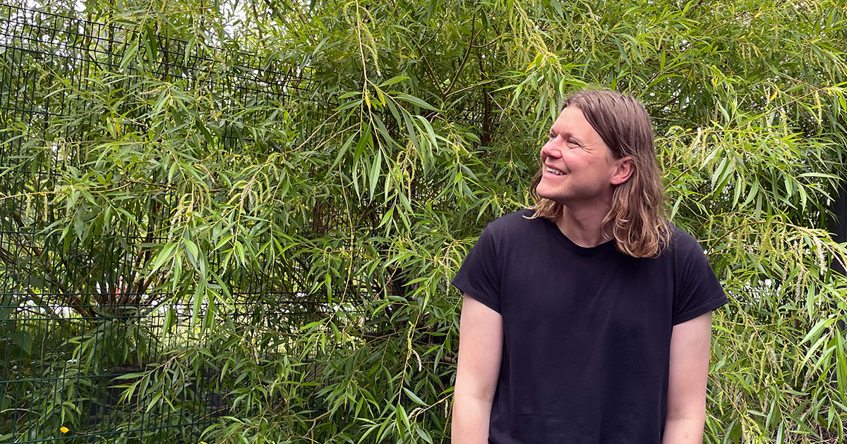 Here on Amazing now <a href="/frankie____/">Frankie Francis</a> is back on Afternoons today with new music from people like @dearybanduk <a href="/naturetvband/">Nature TV</a> <a href="/Tenderhost_/">Tenderhost Official</a> <a href="/luckyirisband/">LUCKY IRIS</a> <a href="/twoblinksily/">two blinks, i love you</a> @StMalo_leeds + more

amazingradio.com/afternoons