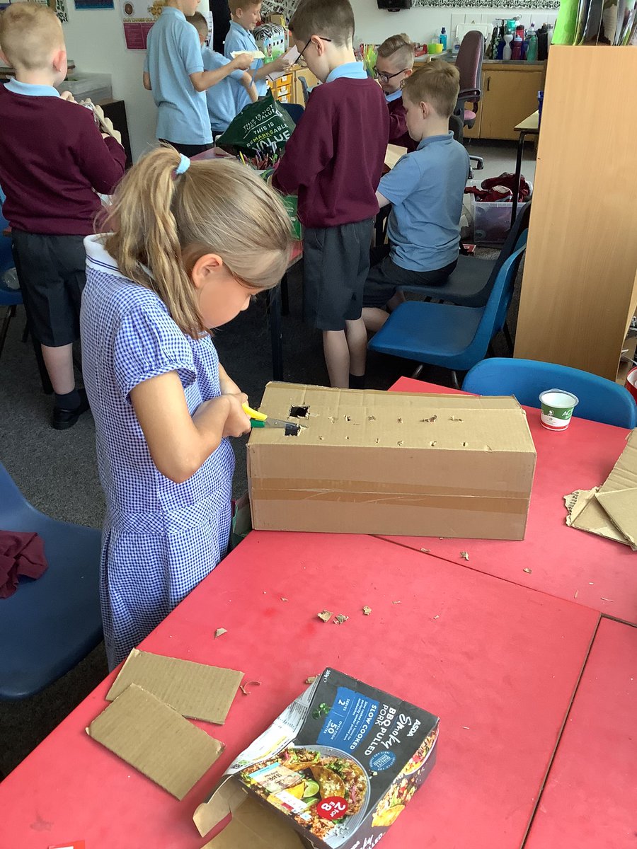 StEdRCPrimary's tweet photo. Year 4 consolidated their learning of structures in D&amp;T by applying these ideas to their own designs! #designandtech #d&amp;t https://t.co/boggpuganb