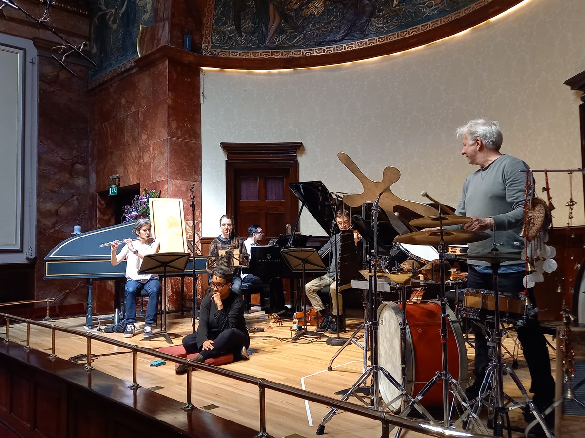 This! Tonight at 22.00 Peter Maxwell Davies 8 Songs for a Mad King. Goosebumps <a href="/house_apartment/">Apartment House</a> @ElaineMitchener