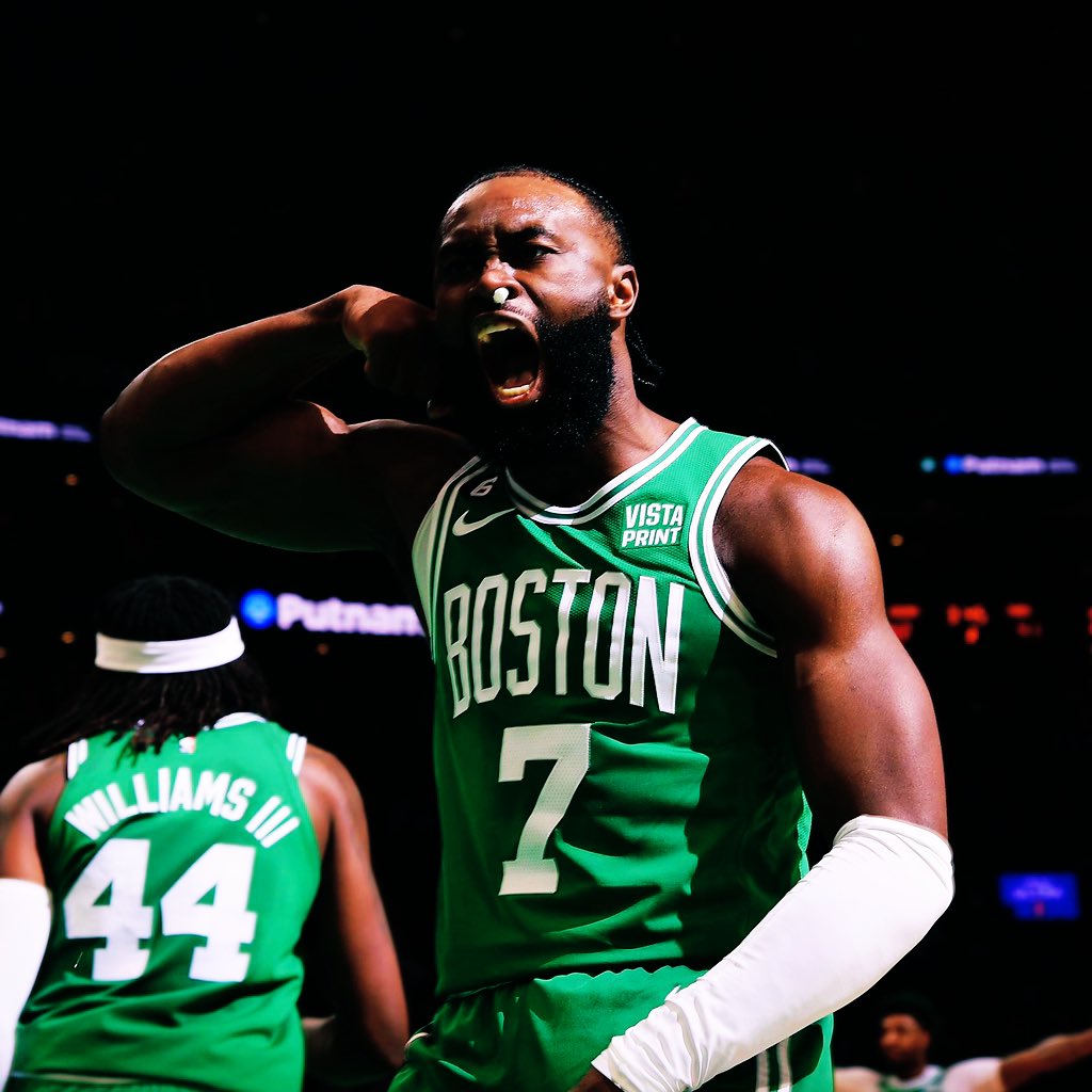 1 turnover and 5 steals for Jaylen Brown over the last 2 games 🔥