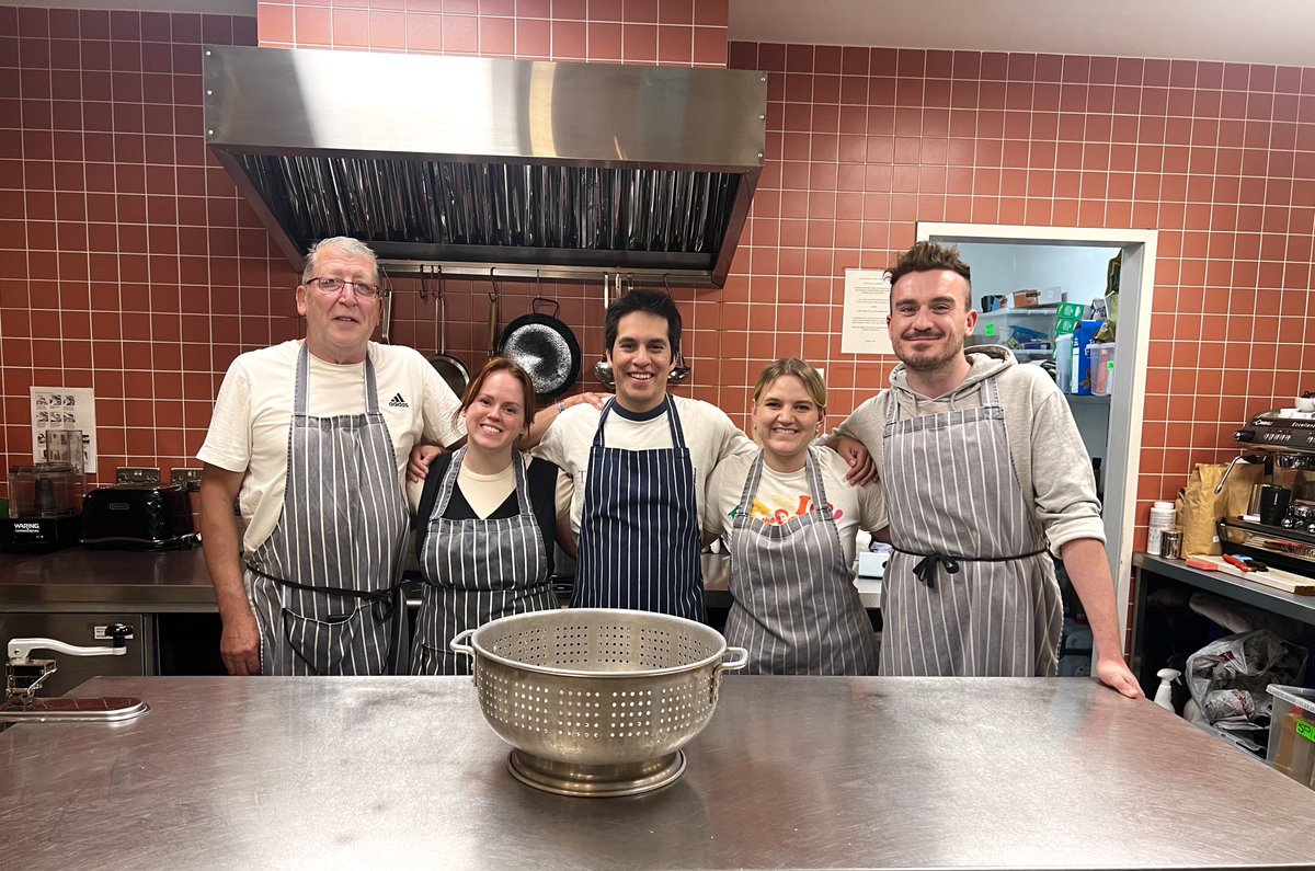 ShelterFromTheStorm tweet media