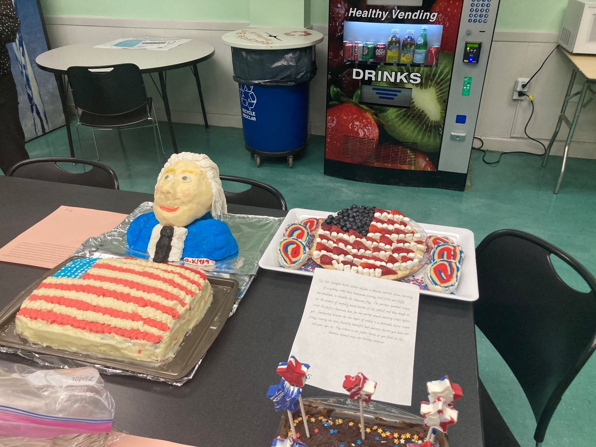JGHS Memorial Day bake-off! Students baked homemade Memorial Day themed cakes for a bake-off showdown! #Delish #TalentedchefsandBakers