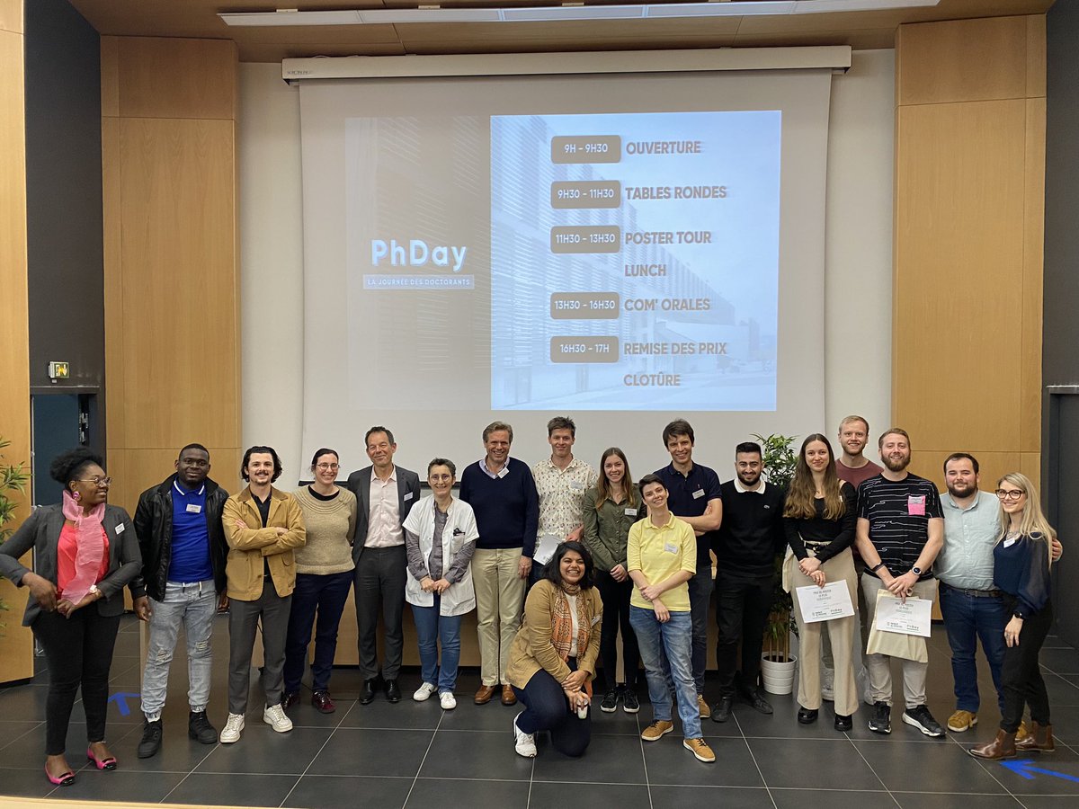 ➡️ Sur cette photo se trouve le futur de la #recherche en santé.

Hier, c’était  #PhDDay organisé par les #doctorants du Campus Santé ! 
Une journée rythmée par des tables rondes sur le parcours doctoral, et la présentation de posters. 

Nous sommes fiers de nos doctorants🙏