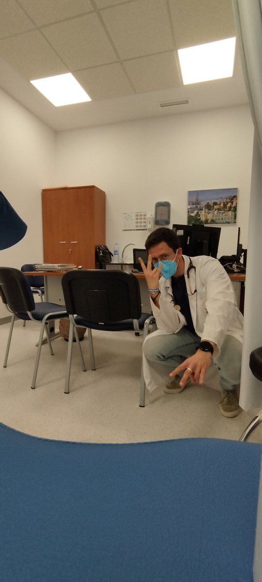 juanmirp01's tweet photo. un día cualquiera de prácticas de un estudiante de medicina https://t.co/cyC1WDwXsY