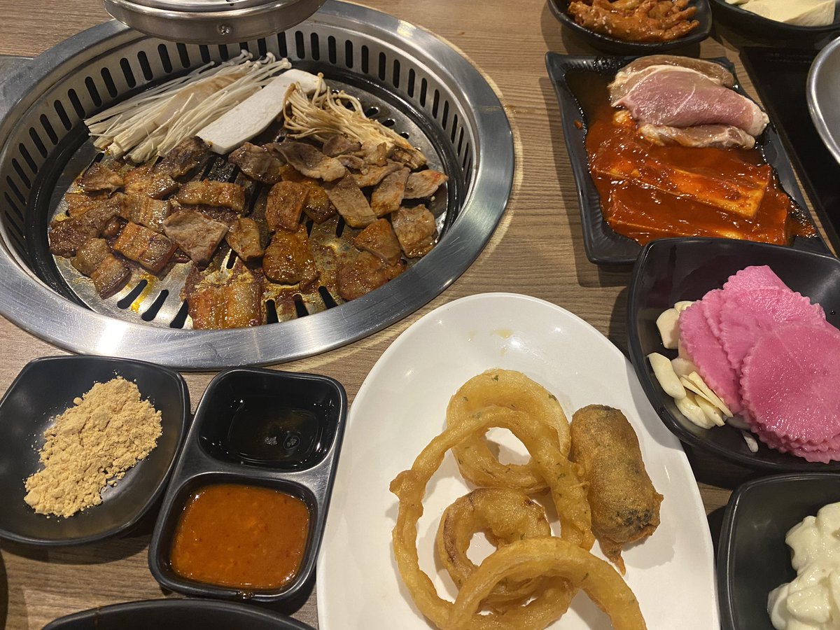 OomLittle's tweet photo. อิ่มมาก #factorybuffet https://t.co/uJ09TjowE8