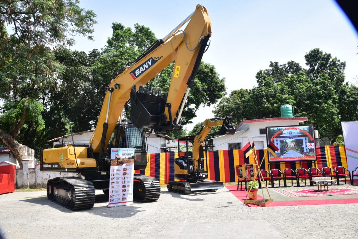 PROdefprayagraj's tweet photo. Veteran Outreach Programme. In a unique initiative to enable veterans of the Regiment to take dignified employment post retirement, #Dogra Regimental Centre today signed two MoUs with leaders in the Electric Mobility &amp; Heavy Construction industry.

(1/2) https://t.co/AU7hfPMmOF