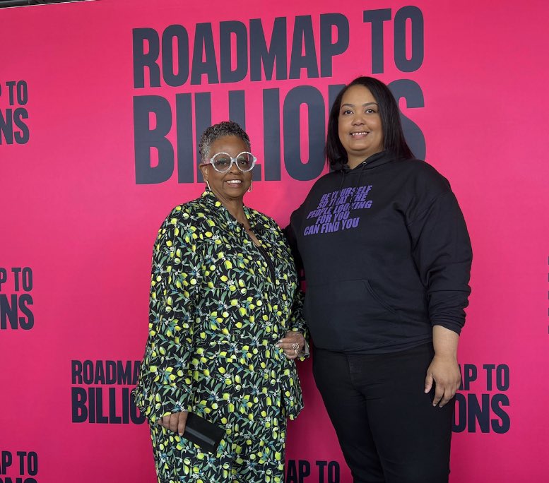 VontelleEyewear's tweet photo. Can I get an encore, do you want more?!
@earlinesimscollection x Vontélle
NEW Drop 👓PRE-ORDER NOW
👓Mother of Pearl
Elegant White Pearl Frames. Be the focus in EVERY room you enter.
@ArlanWasHere
#eyewear #white #pearl #oversized #roadmaptobillions #BlackOwnedBusiness https://t.co/SViaegXIoz