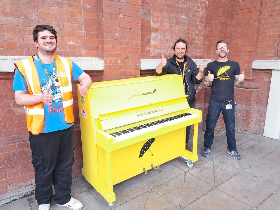 A huge thank you to EU member Ollie, who helped us deliver a big yellow piano to Watford High Street Station. 🎹💛

Ollie is a qualified minibus driver, and we're so grateful for all his help with our fleet of minibuses. 🙌

Have a go of our piano when heading for your train!