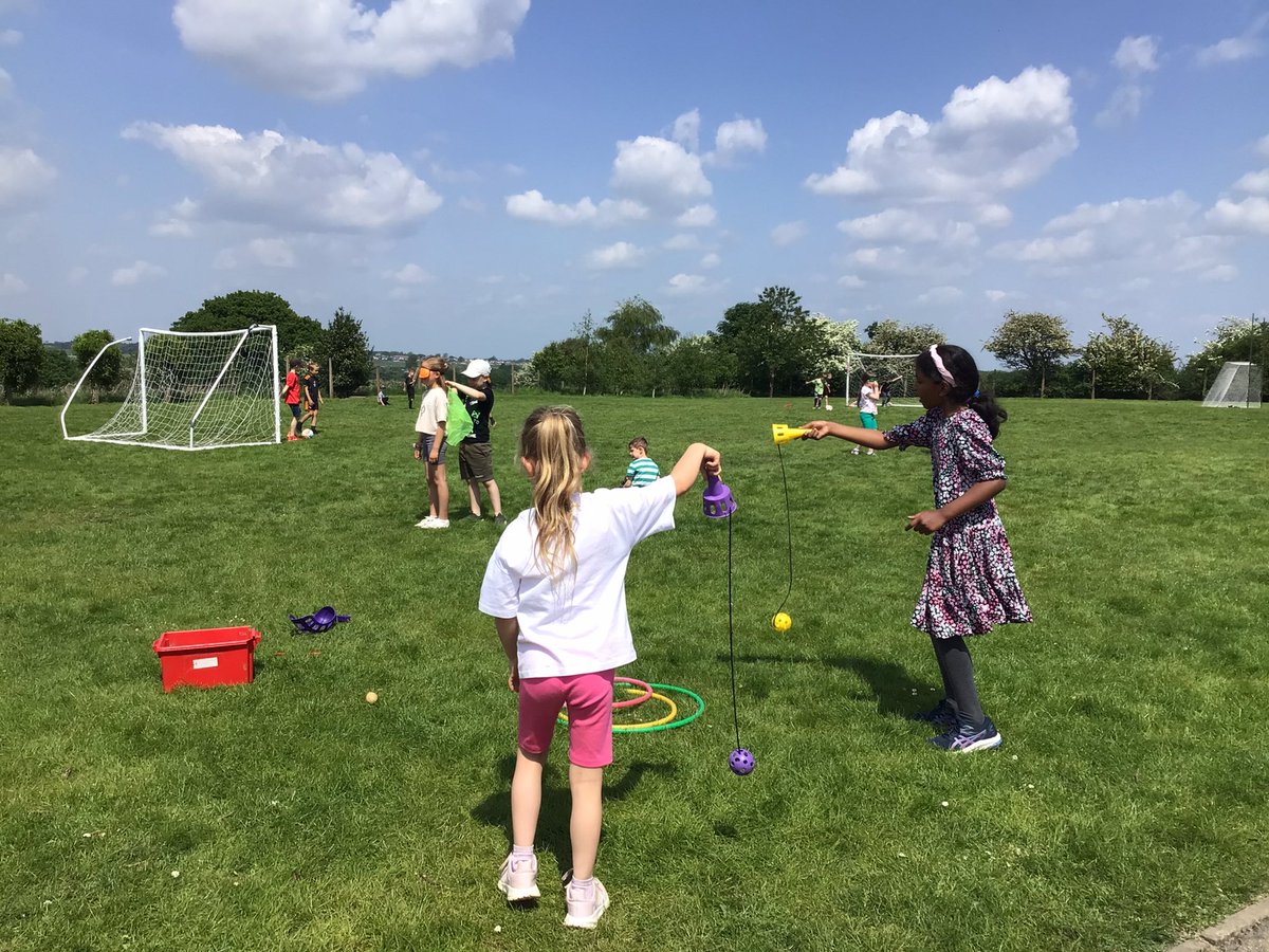 AusthorpeYear2's tweet photo. Outdoor games in the sun. Great way to end a tricky term for hardworking Y2 children! #Austhorpe https://t.co/FMB6EmN2Uv