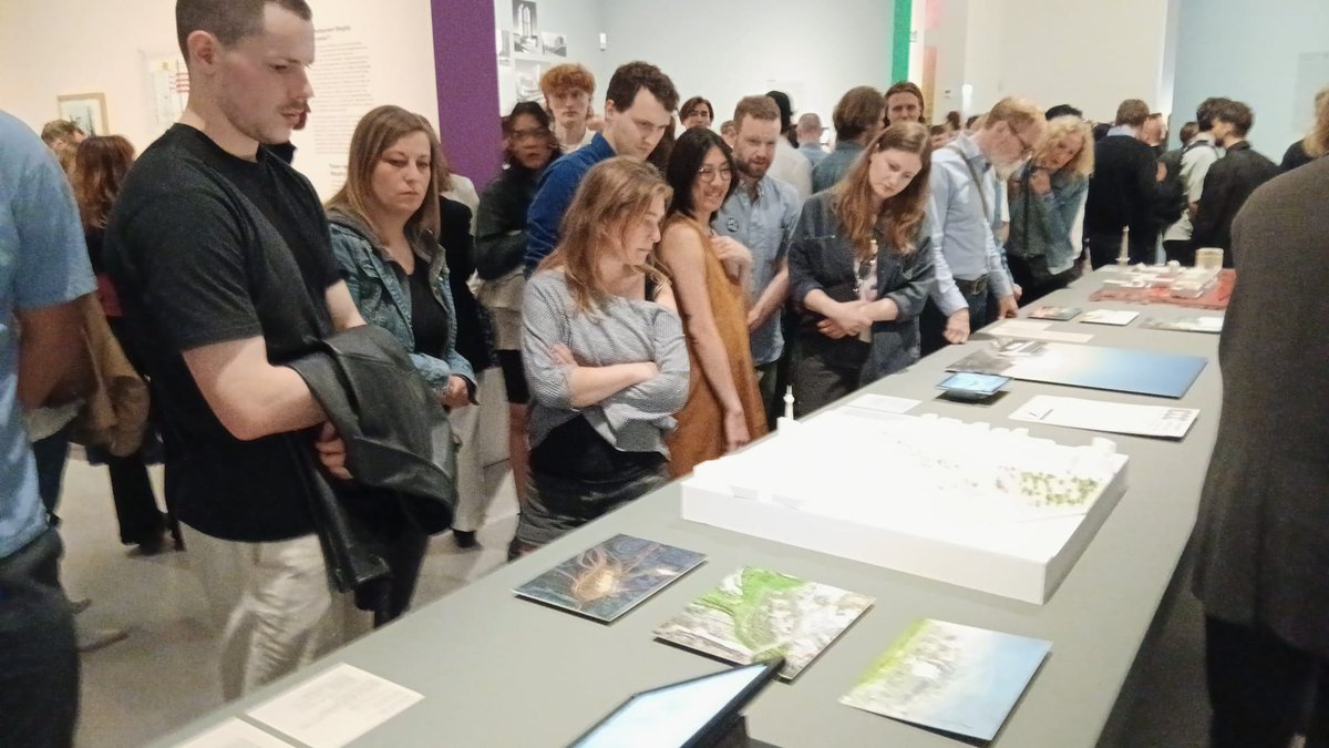 BovingRoland's tweet photo. Great opening Modern Art - Berlinische Galerie
Landesmuseum für Moderne Kunst, Fotografie und Architektur

Happy to be part of the exhibition "Suddenly Wonderful"

Visions for chunky 1970’s architecture in West Berlin
https://t.co/iqM32eGnxa https://t.co/0fHHtKCHy9