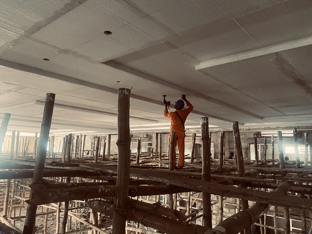 GDTCng's tweet photo. Ongoing construction process in the OJAJA park Mall 2🏚️🚜🏗️

The luxurious future in Akure is nearer than ever 🙅🏾‍♂️

Contact us to make a purchase with 50% deposit via Call/WhatsApp:
☎️+234-916-203-4330

#Gdtcng #Ojajapark #realestate #akure #akurehowfar #luxury #mall #construction https://t.co/YlAsgQGA6x