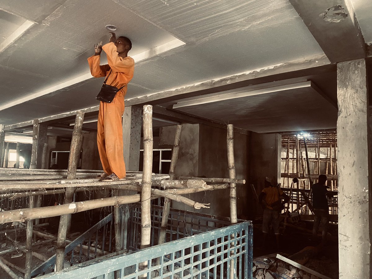 GDTCng's tweet photo. Ongoing construction process in the OJAJA park Mall 2🏚️🚜🏗️

The luxurious future in Akure is nearer than ever 🙅🏾‍♂️

Contact us to make a purchase with 50% deposit via Call/WhatsApp:
☎️+234-916-203-4330

#Gdtcng #Ojajapark #realestate #akure #akurehowfar #luxury #mall #construction https://t.co/YlAsgQGA6x