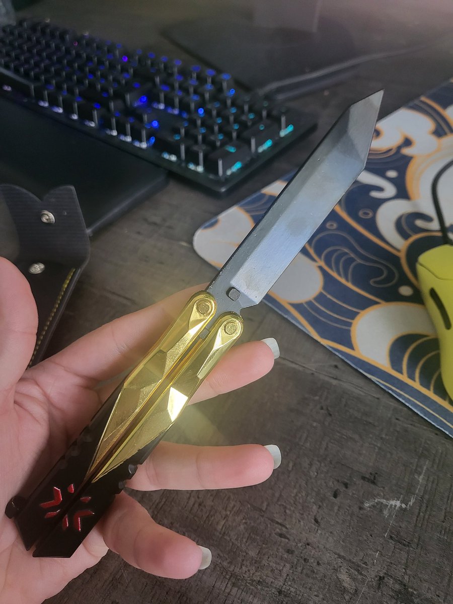 EudoxieGG's tweet photo. 🎁 Hello, avec @TheSixK9 on vous fait gagner un couteau et des porte-clefs comme vous avez bien aimé les notres 😌 🎁

Pour participer :

🟡 Follow @EudoxieGG &amp; @TheSixK9 
🟡 RT &amp; Like
🟡 Commente celui que tu aimerais avoir
🟡 Tag un pote

TaS le 10/06

#Giveaway #Valorant https://t.co/UK5ph9ELxe