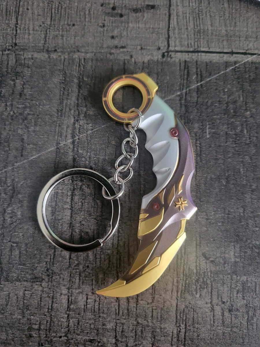 EudoxieGG's tweet photo. 🎁 Hello, avec @TheSixK9 on vous fait gagner un couteau et des porte-clefs comme vous avez bien aimé les notres 😌 🎁

Pour participer :

🟡 Follow @EudoxieGG &amp; @TheSixK9 
🟡 RT &amp; Like
🟡 Commente celui que tu aimerais avoir
🟡 Tag un pote

TaS le 10/06

#Giveaway #Valorant https://t.co/UK5ph9ELxe