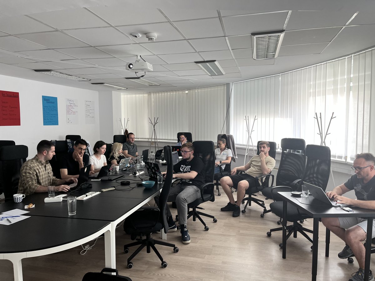 eSolutionsTech's tweet image. Maximum concentration at today’s Big Data Bootcamp! 🔥 The Sol big data team meets every month to discuss the latest:
✔️ news
✔️ releases
✔️ tools
✔️ frameworks
and project evolution! 👏👏
#BigData #Tech #BigDataBootcamp #TeamPower #eSolutions