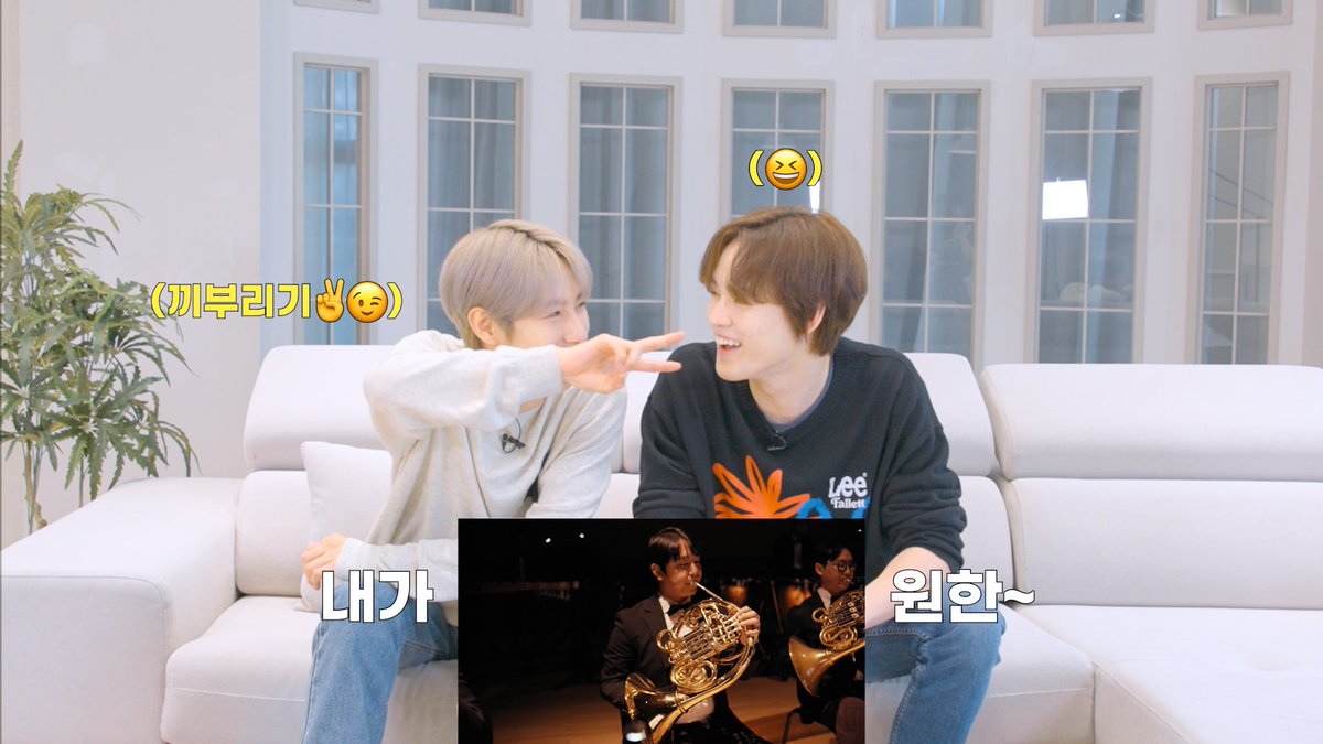 RENJUN & CHENLE REACTION to 'Hello Future Orchestra Ver.' MV
 
youtu.be/5Du7aXmW9Os
 
#RENJUN #CHENLE #Reaction
#NCTDREAM #HelloFuture
#NCTDREAM_HelloFuture
#SM_Classics_TOWN_Orchestra
#smclassics #sm클래식스 #SMTOWN