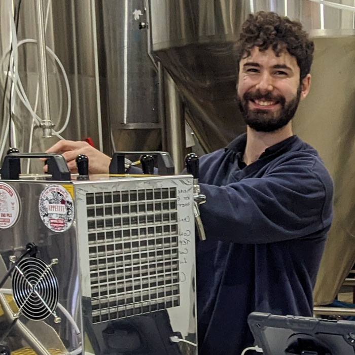 By The Horns Brewing Co. (@bythehornsbrew) on Twitter photo Here's Will, our current superstar apprentice brewer! Join our team,we have two new Brewing Apprenticeship opportunities at our production brewing site in Salfords,find out more & apply here: findapprenticeship.service.gov.uk/apprenticeship…
#apprenticeship #apprentice #Hospitality <a href="/HITTraining/">HIT Training</a> #salfords Here's Will, our current superstar apprentice brewer! Join our team,we have two new Brewing Apprenticeship opportunities at our production brewing site in Salfords,find out more & apply here: findapprenticeship.service.gov.uk/apprenticeship…
#apprenticeship #apprentice #Hospitality <a href="/HITTraining/">HIT Training</a> #salfords