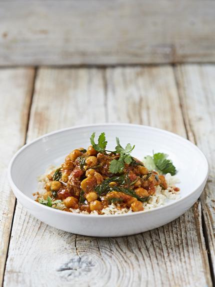 Lamb & chickpea curry: Nutritious & delicious. This incredibly easy curry is far tastier and healthier than a takeaway – enjoy!  #lamb #dairyfree #jamiesfoodrevolution #book #seasonal #recipe bit.ly/2S82f3M