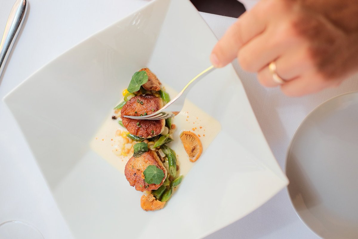 Dive a sea of oceanic elegance of our Seared Sea Scallops with fennel, heirlooom cherry tomato, and citrus-uni butter. 🌊