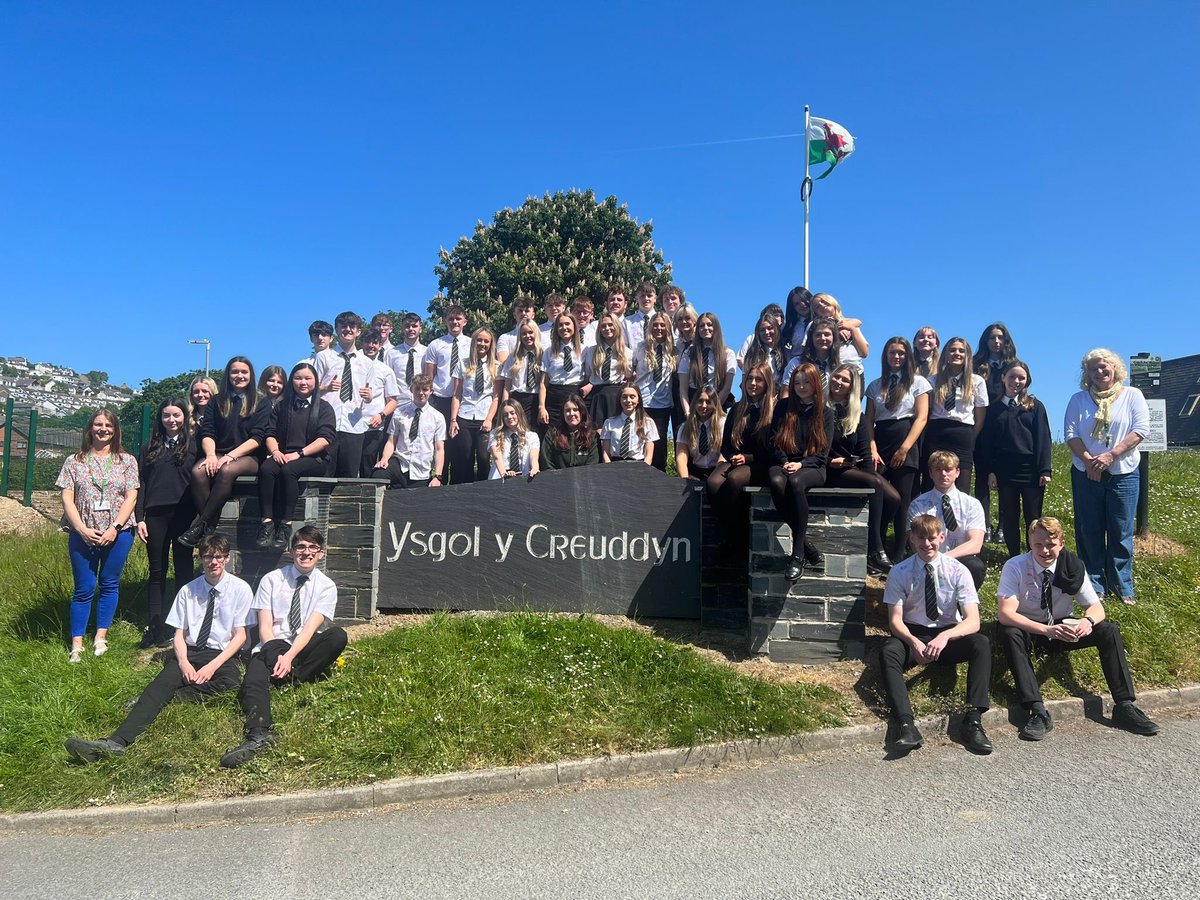 6ed Ysgol y Creuddyn (@6edcreuddyn) on Twitter photo Diwrnod olaf bl.13 heddiw, pob lwc gyda’r arholiadau a dymuniadau gorau i chi gyd.
Last day for yr.13 today, good luck with your exams and all the best.
<a href="/ysgolycreuddyn/">Ysgol y Creuddyn</a> Diwrnod olaf bl.13 heddiw, pob lwc gyda’r arholiadau a dymuniadau gorau i chi gyd.
Last day for yr.13 today, good luck with your exams and all the best.
<a href="/ysgolycreuddyn/">Ysgol y Creuddyn</a>