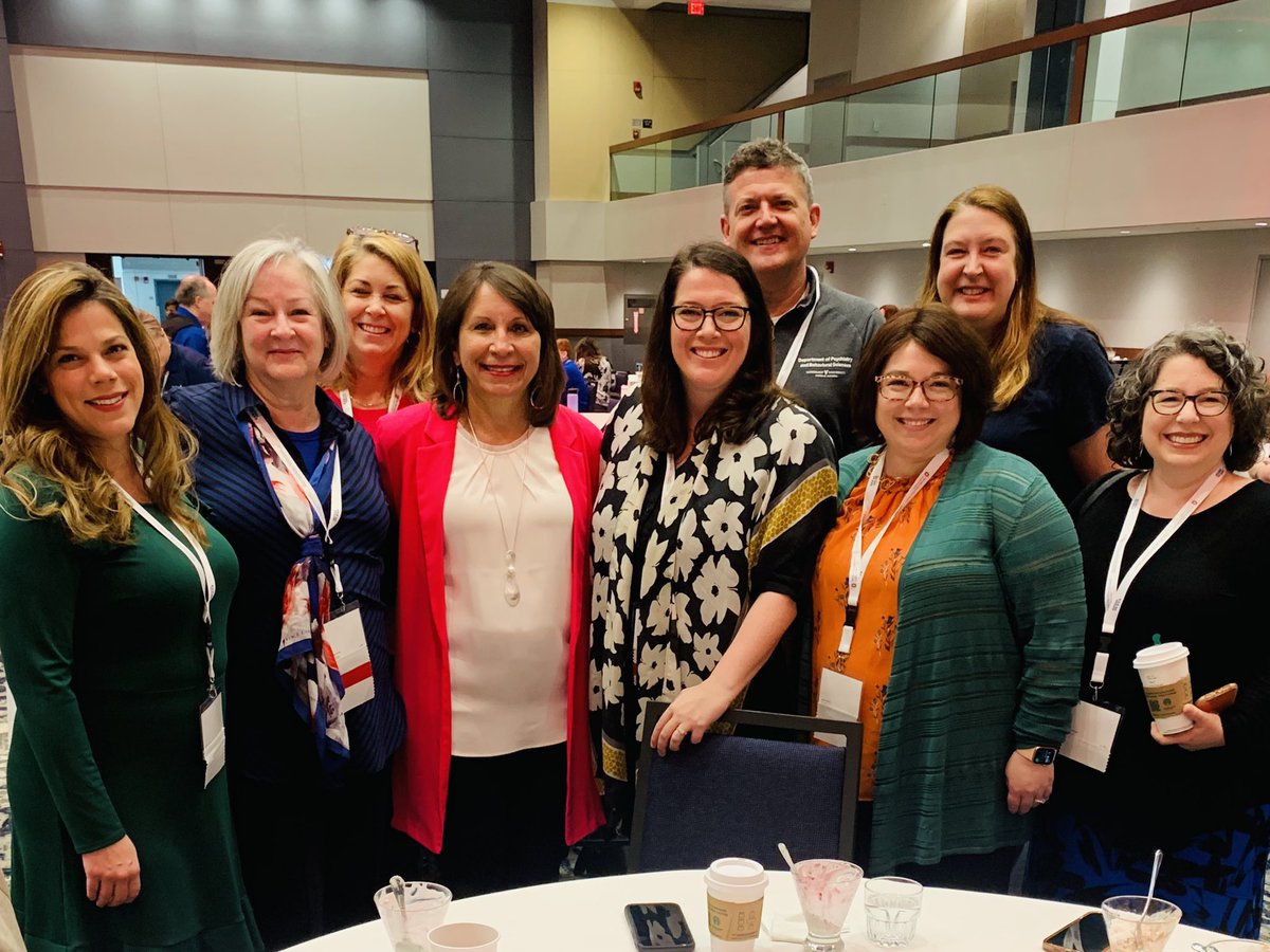 The Vanderbilt University Medical Center team with @bernmelnyk at the #FULDSummit @OSUFuldEBP @vumcnursing @VUMC_OAP @VUMCNursingRsch