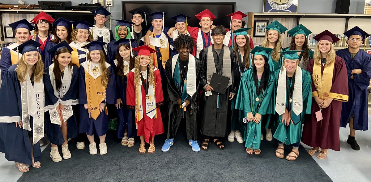 LutzSchool's tweet photo. Congratulations class of 2023! We wish you the best on your next journey! 🎓🐾 #oncealeopardalwaysaleopard #lutzproud @HillsboroughSch @jphilli12 @aralwood @LutzK8_AP @HCPSArea3 @ScardinoJ https://t.co/tiH9I0MqGS