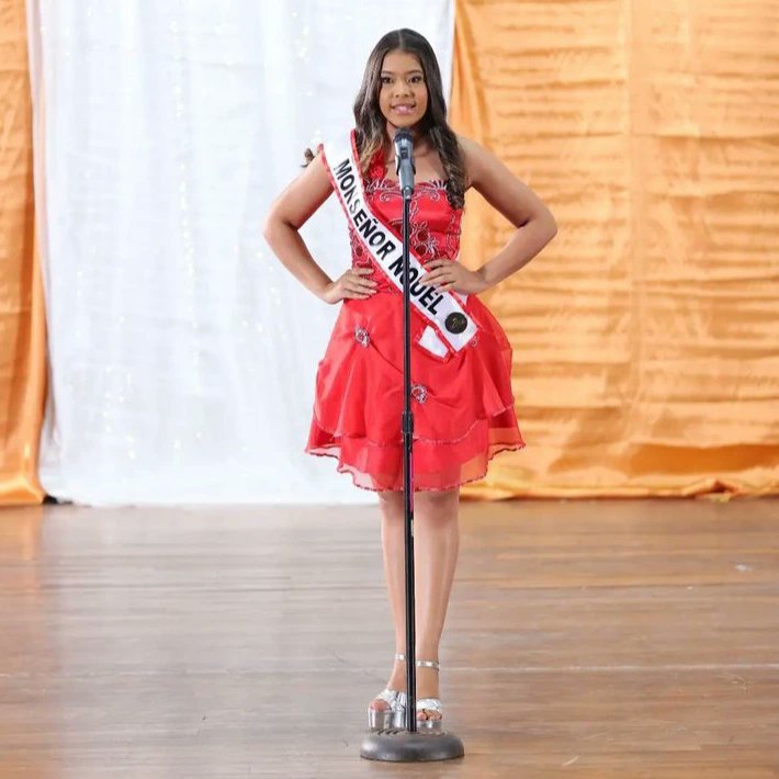 RAILAPERLA's tweet photo. Imposición de banda Miss Gardenias RD 2023 💫🌹
Categoría: Miss
Provincia: Monseñor nouel 

#republicadominicana🇩🇴 #monseñornouel #provincia #modelo #miss 

Dirigido por @francomodelsrd https://t.co/00Q3UfX7Rb