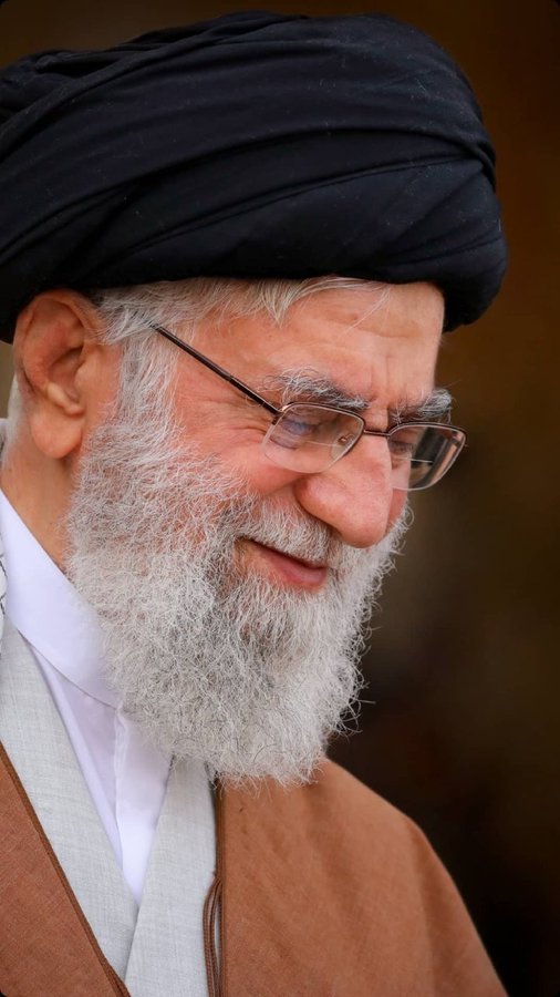 دوستان انقلابی امروز هر کی که یه #لبیک_یا_خامنه‌ای منشن کنه سریع بک بدم 😍🥰😍
پس شروع کنید.....🇮🇷🇮🇷🇮🇷
#حمایت_انقلابی