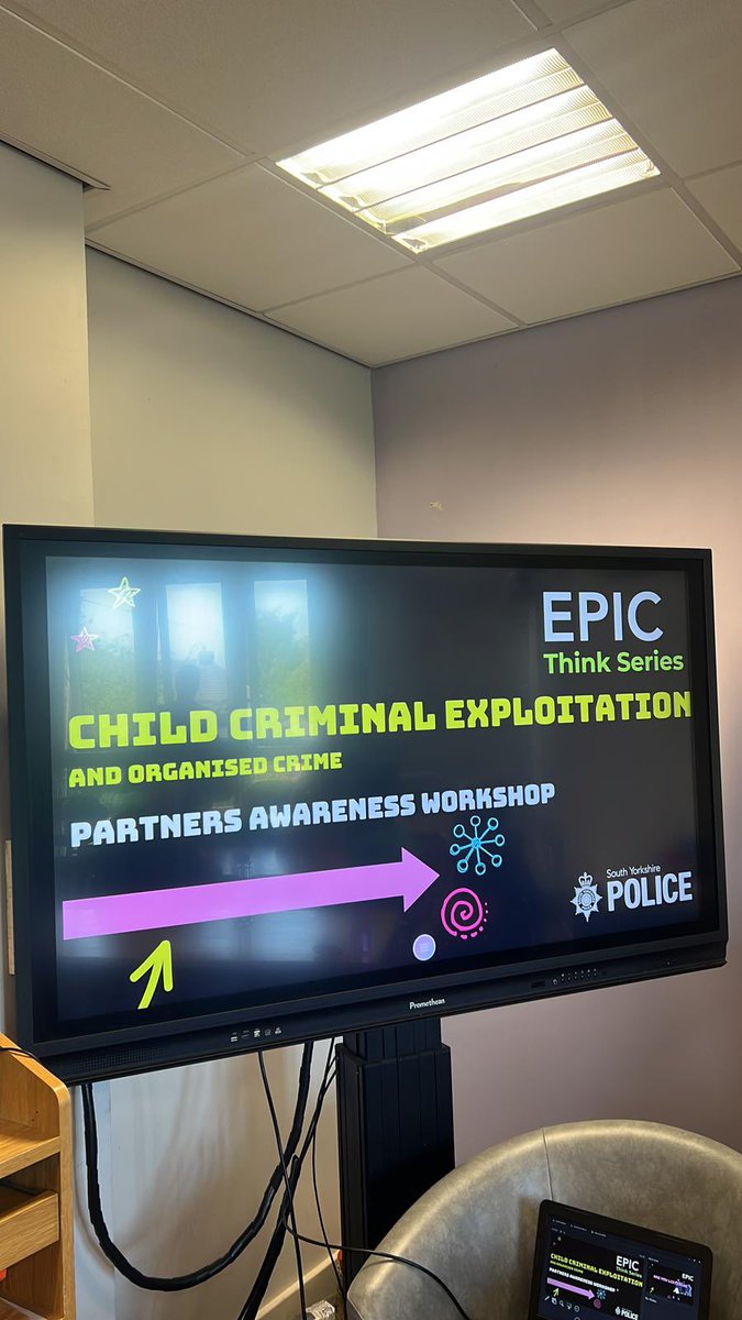 EpicDoncaster's tweet photo. Today, as part of #RemakeDaysDoncaster EPIC Doncaster delivered some professional training to raise awareness of Child Exploitation using our innovative Virtual Reality Headsets #doncasterisgreat #ceawareness #epic https://t.co/Ln4vvU48yN