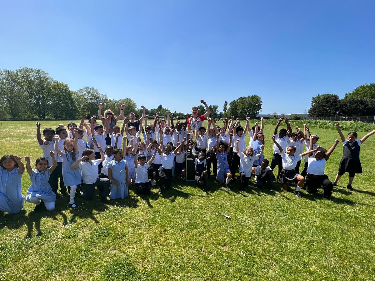 lotrust's tweet photo. We were delighted to be invited to Jubilee Park today to @RiverleyPrimary &amp; @WillowBrookGST sponsored fun run. Money raised is going to school funds &amp; to @lotrust .We are so grateful! Thanks to @leytonorientfc for bringing down the League 2 Trophy 🏆 #lofc https://t.co/QhJDyNOI9u