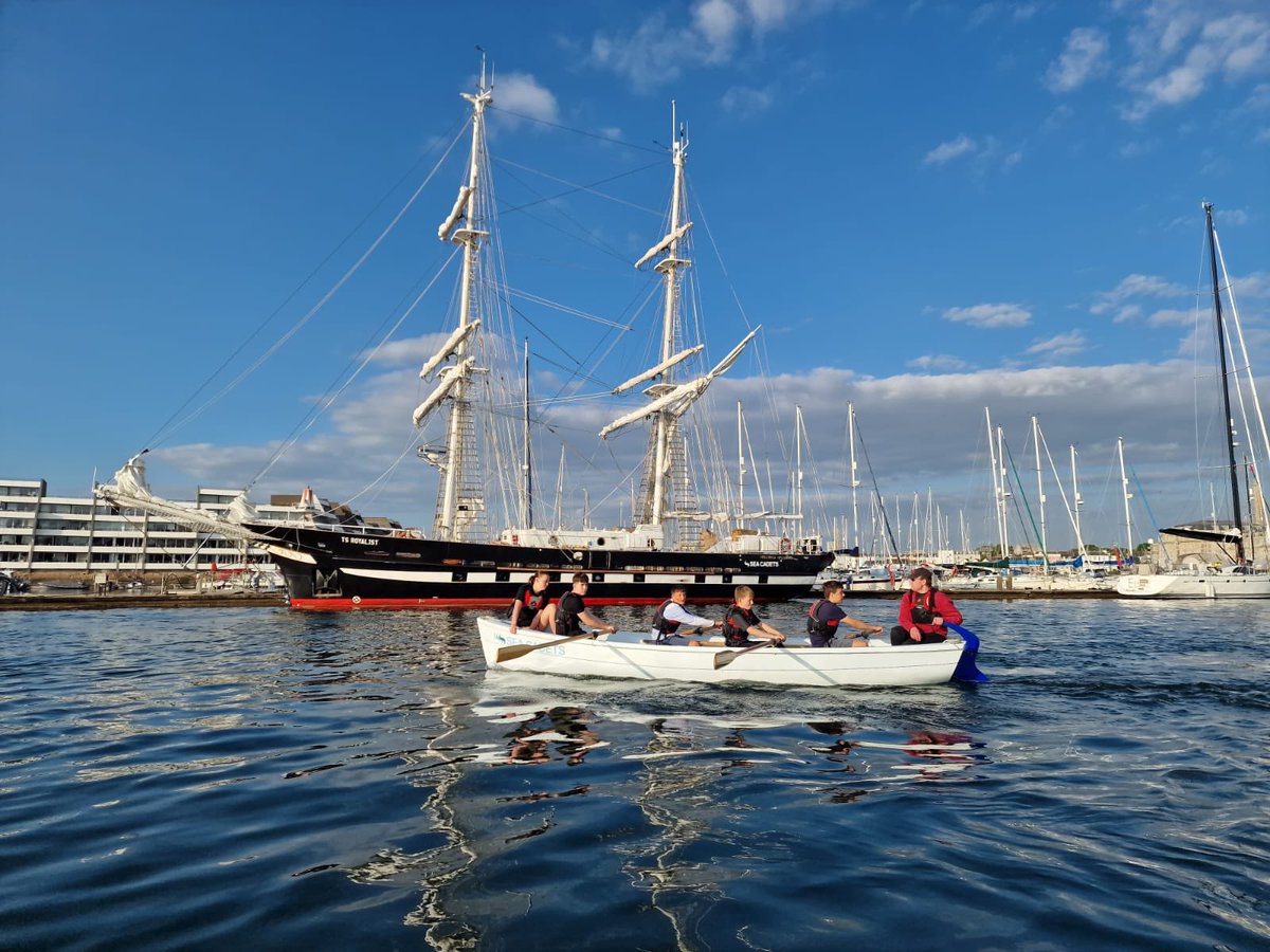 PlymDrakeSCC's tweet photo. Our cadets got up close and personal with @SeaCadetsUK Flagship TS Royalist on Thursday whilst on the water. Many of our cadets have fond memories of voyages they’ve already been on! 

Meanwhile our Juniors enjoyed their first night of Kayaking in the marina! https://t.co/Dwscrpino1