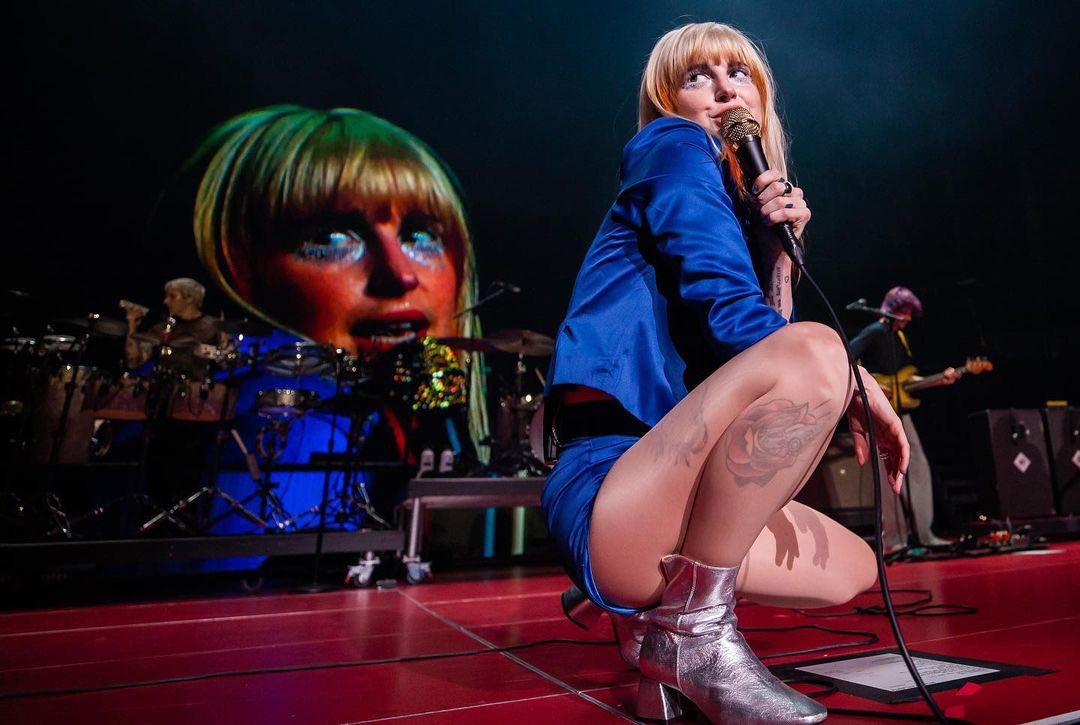 YELYAHPOI's tweet photo. HQ photos of paramore in Atlanta, GA by Ryan Fleisher #paramoreAtlanta https://t.co/MKk2Zey7hJ