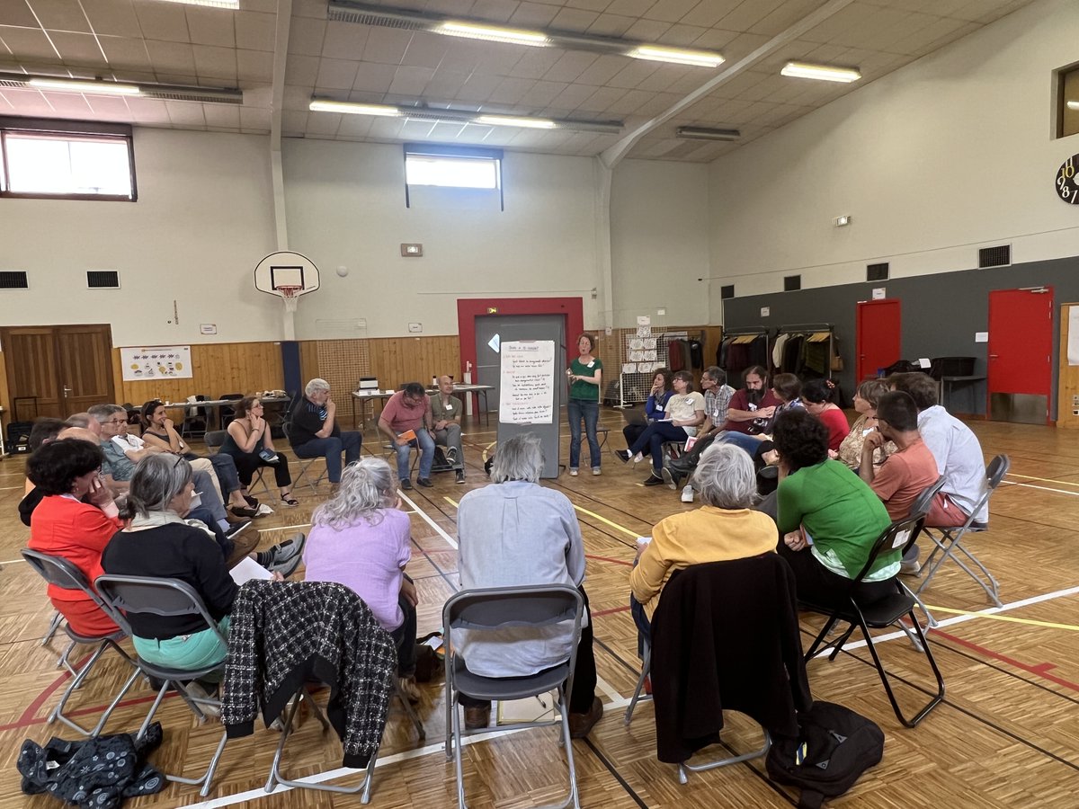 Atelier Mi-mandat : Comment faire un bilan de l'action municipale ? Quelle méthodologie d'animation ?
Animé par M.Houzé–Accompagnatrice ingénierie et animation de l'implication habitante dans les communes et L.Daoud–Accompagnatrice et élue à la municipalité de Buis-les-Baronnies