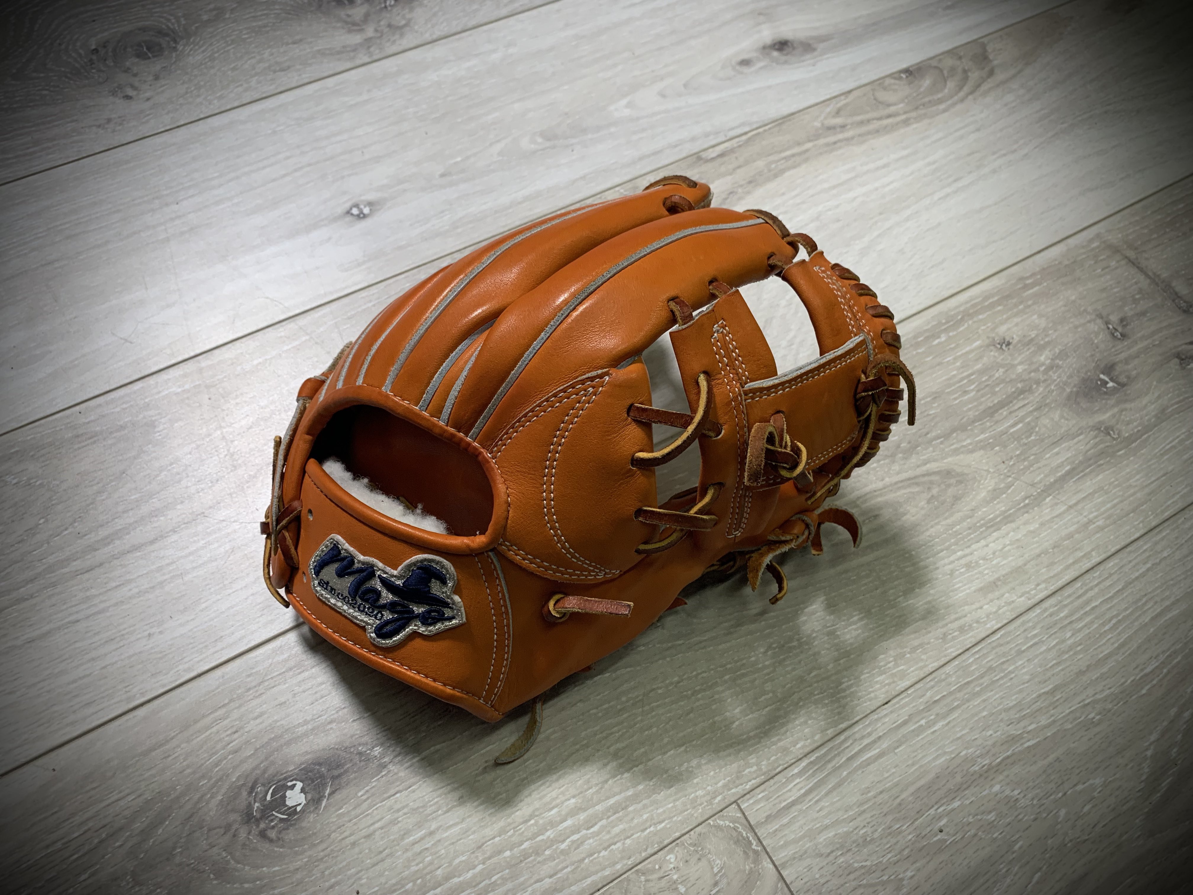 Mago_Glove