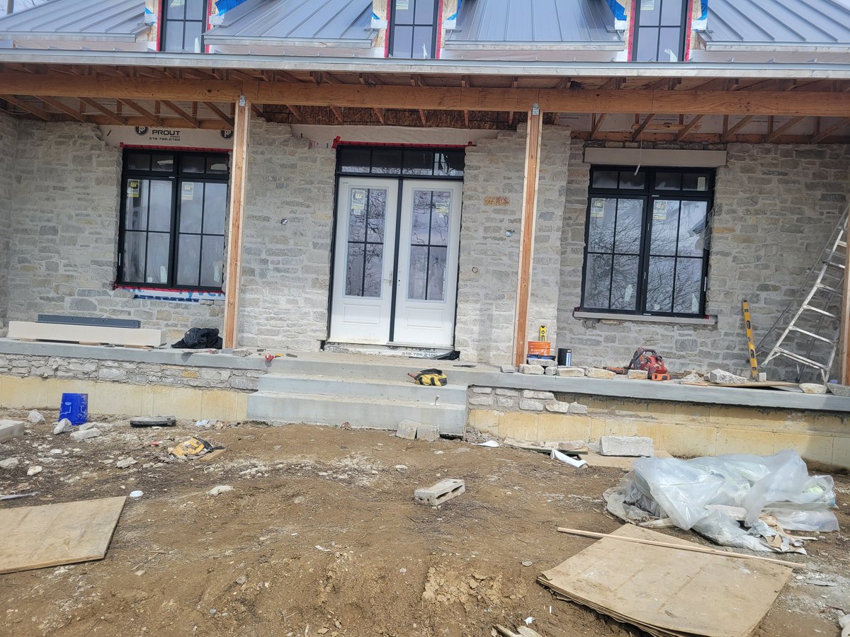 pjmasonry's tweet photo. Natural #stone #installation continues on this #newhomebuild we've been working on since the fall of 2022.  #yqg #windsorontario #masonry  #stonework #Stonehouse #stonewall #progress #photography #picoftheday #photooftheday #newbuild #building @pjmasonry https://t.co/dDpSs5ZDIL
