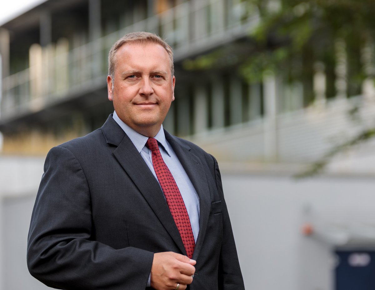RKW_Hessen's tweet photo. In der gestrigen Vorstandssitzung unseres Vereins #RKWHessen e.V. wurde Dietmar Persch, Haupt-GF #IHKLahnDill zum stellvertretenden Vorstandsvorsitzenden gewählt. Unser GF Sascha Gutzeit freut sich auf gute Zusammenarbeit! Bild: IHK Lahn-Dill @IrisBaar https://t.co/gkoB7t2Kme https://t.co/KFNQBWt0IH