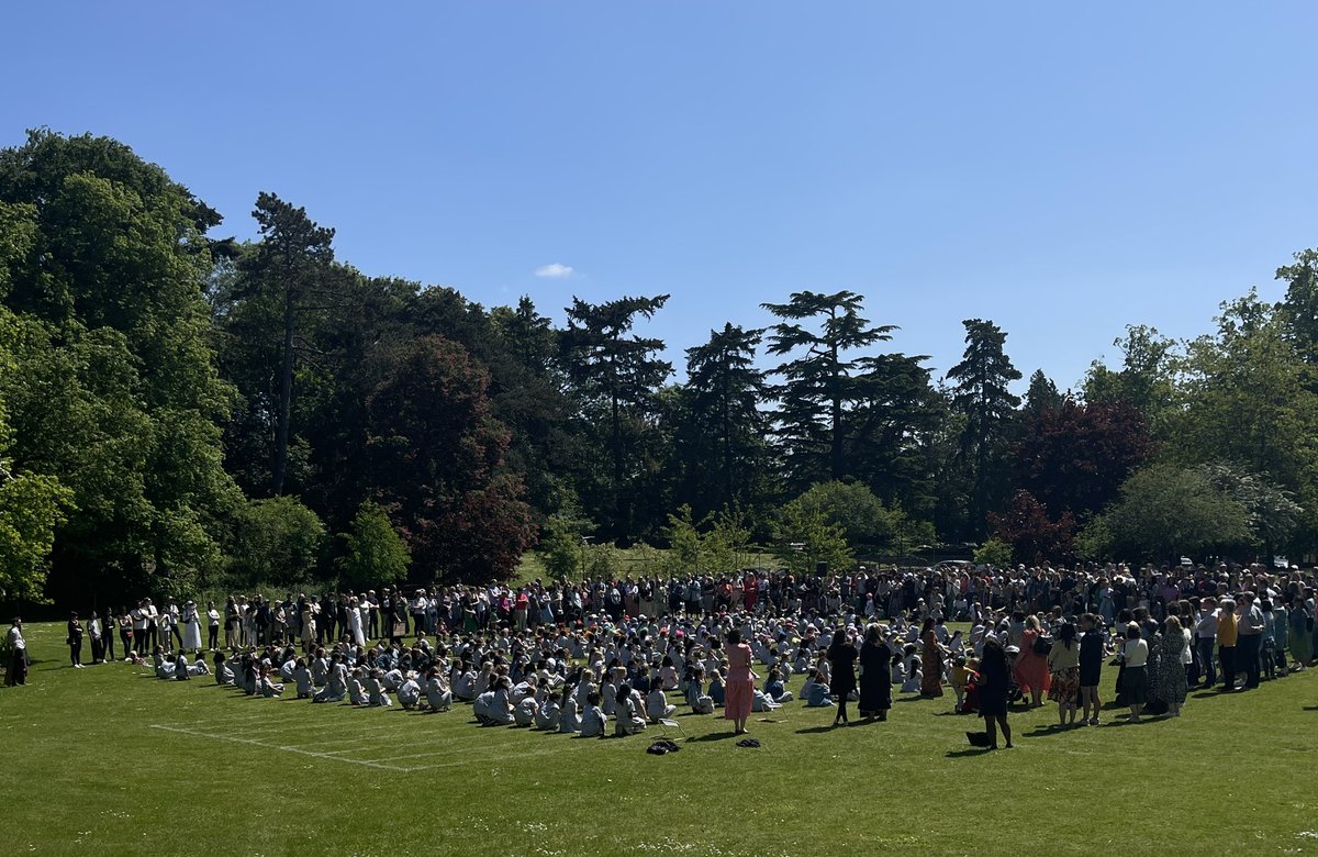 STAHSPrep's tweet photo. A lovely day for a #STAHSPrep Garden Party ☀️🎊 https://t.co/fnoMU3Bnqd