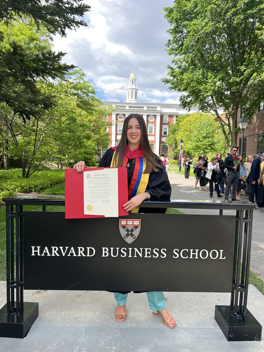 Grado de MBA de Harvard de mi hija Stephanie. Un sueño hecho cumplido